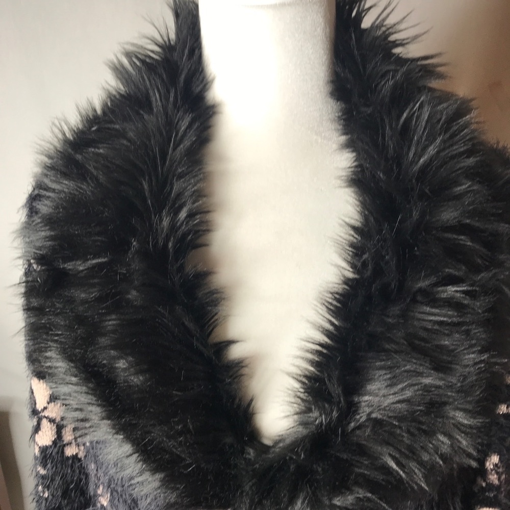 Black Rivet Coat Sweater with furry collar rose pattern and pockets
